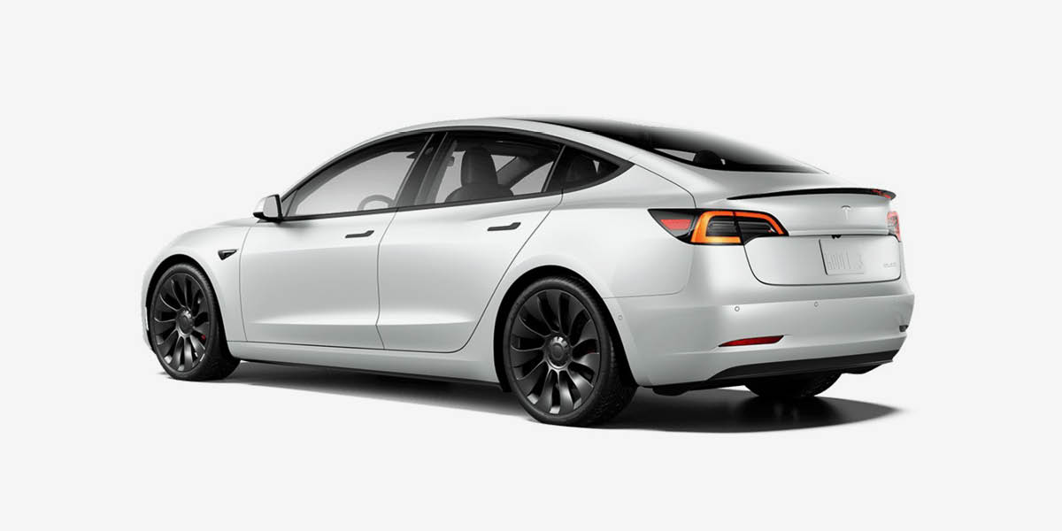 Tesla Model 3 in weiß Rückansicht